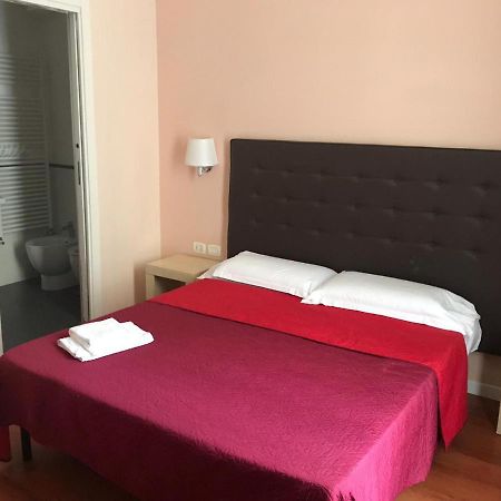 Elle Cavour Guest House Рим Екстериор снимка