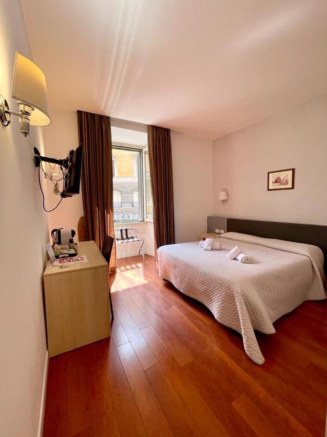 Elle Cavour Guest House Рим Екстериор снимка