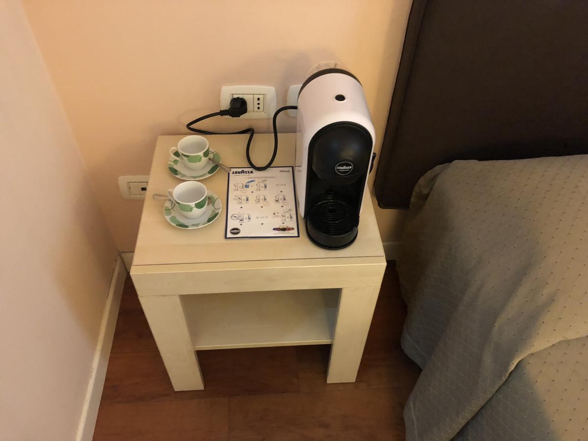 Elle Cavour Guest House Рим Екстериор снимка