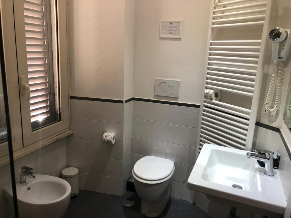 Elle Cavour Guest House Рим Екстериор снимка