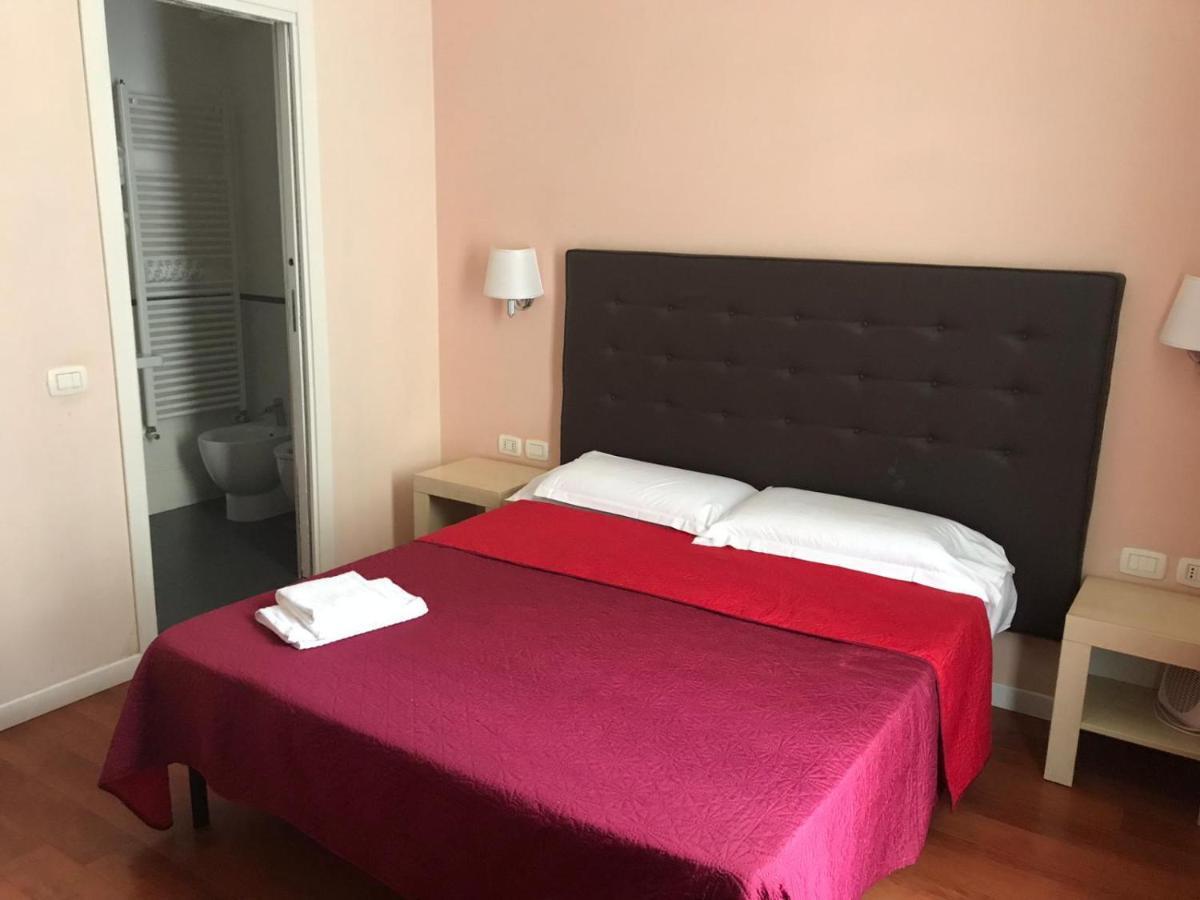 Elle Cavour Guest House Рим Екстериор снимка