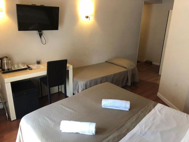Elle Cavour Guest House Рим Екстериор снимка